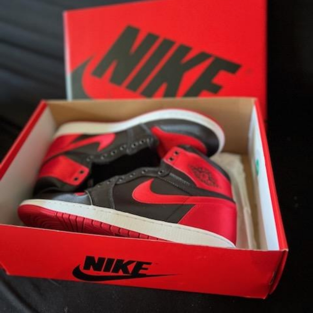 Women size 10.5 Jordans